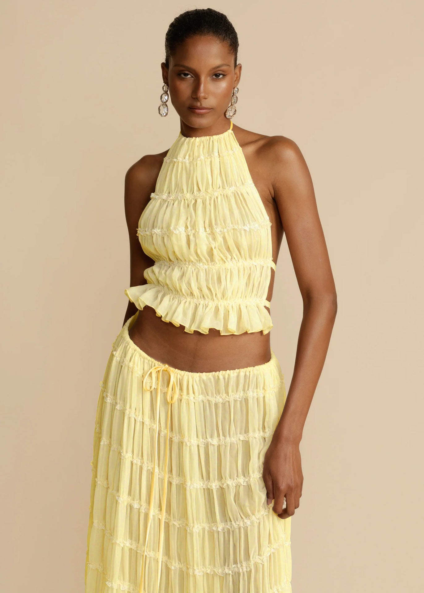 Sexy 2-piece summer set with crop halter top and short skirt