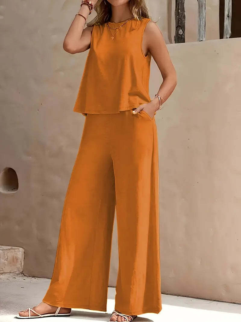 Elegant two-piece suit for everyday wear or travel